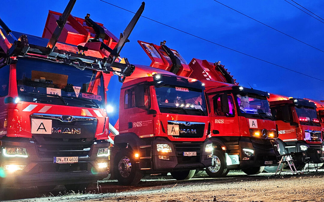 Besonders beeindruckend sahen die LKW in der Dämmerung mit ihrer Beleuchtung aus.